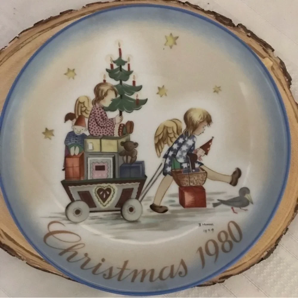 Parade into England 1980  Christmas Plate A Child's Dream Of Toy Land‎
